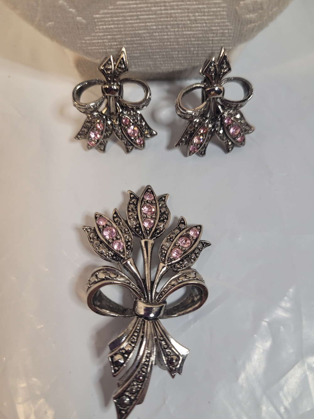 Avon Signed Brooch Pin & Earring Set (LSX) 6826 Pink Tulip Faux Marcasite (T)